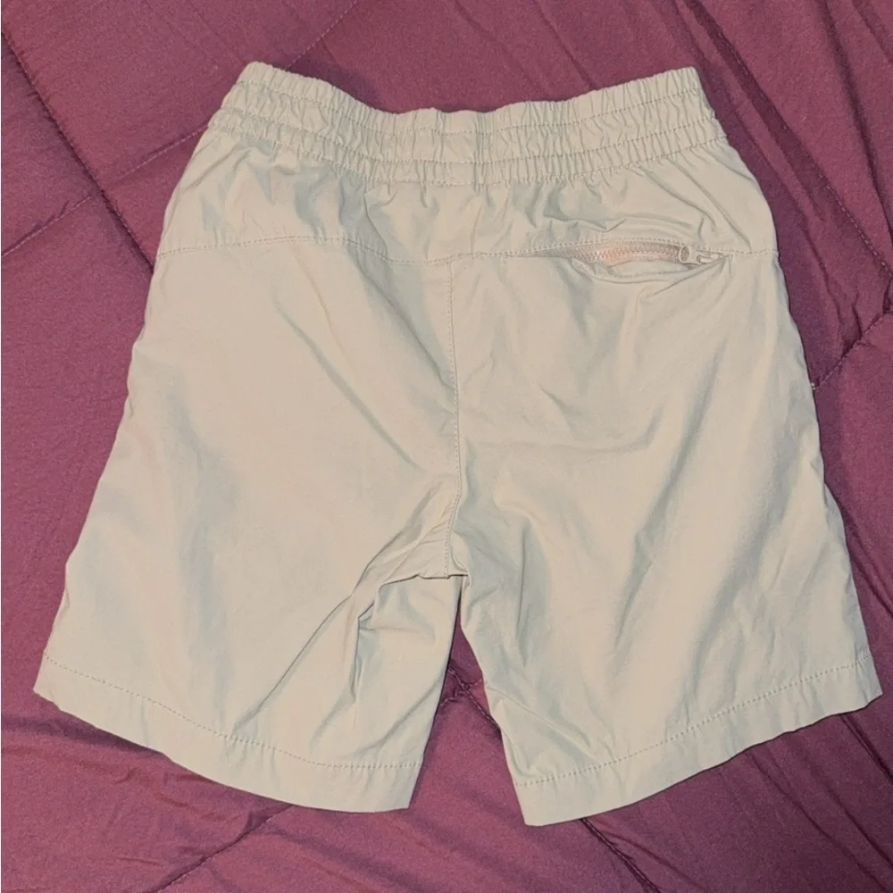 Gap kids Beige Shorts with Black Drawstring - Picture 4 of 5